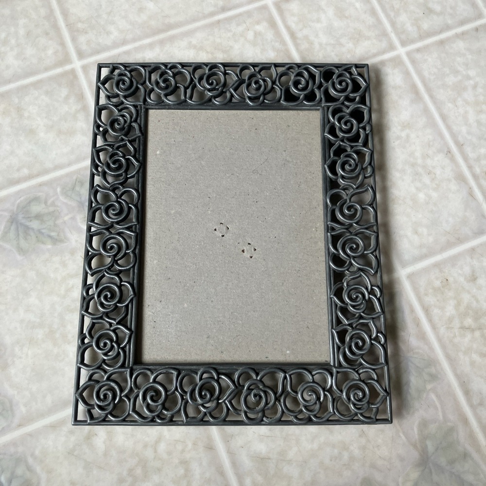 Ashleigh Manor Metal Picture Frame with An Openwork Rose‎ Border  5 X 7 no glass